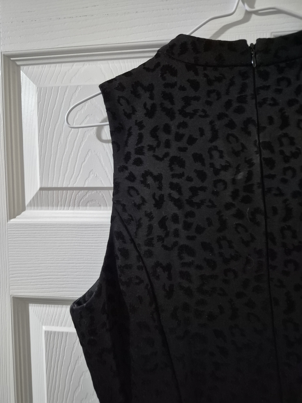 Versona Black Sleeveless Keyhole A-Line Dress - Picture 14 of 16